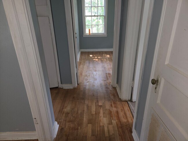 Foto del edificio - 422 Cooper Rd