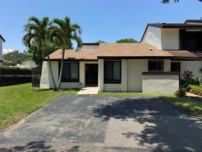 Foto del edificio - 12721 SW 68th Terrace