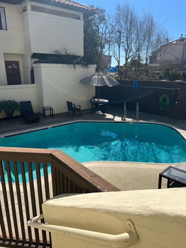 Foto principal - Meticulously maintained condo - 2 main bed...