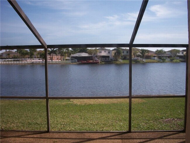 Foto del edificio - 1235 NW 122nd Terrace