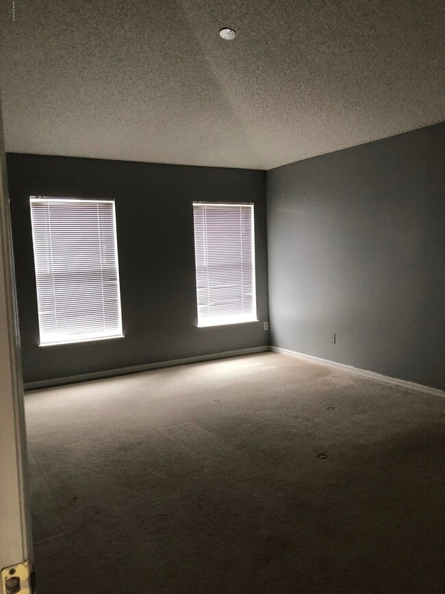Building Photo - 457 Fitzsimmons St