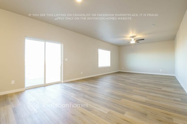 Building Photo - 970 Cascade Falls St