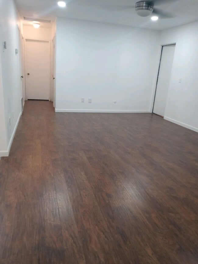 Photo - Upgraded 2b/1b duplex for rent! Townhome