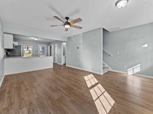 Building Photo - Welcome to Raymond's Landing!