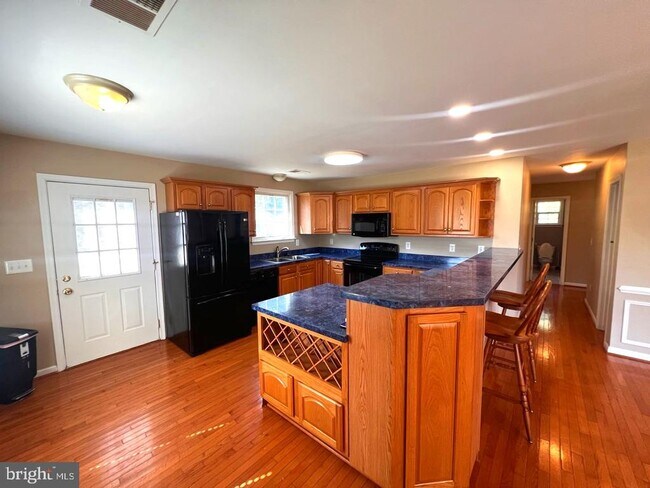 Foto del edificio - 42802 Higgs Ln