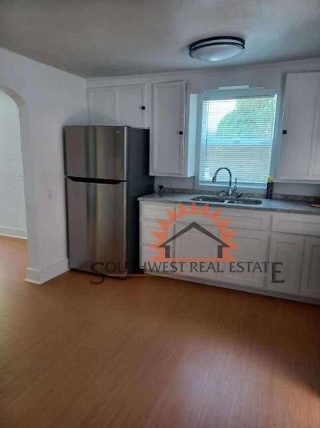 Foto del edificio - Charming 2 bedroom 1 bathroom home