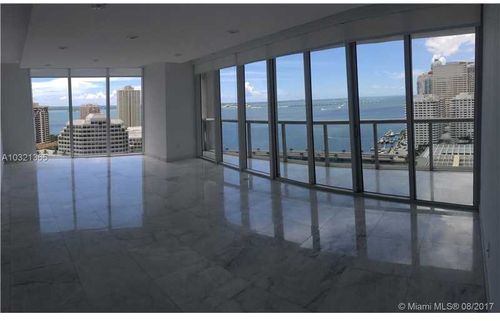 Foto principal - 495 Brickell Ave