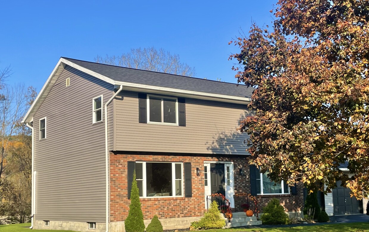Primary Photo - 38 Riverview Dr