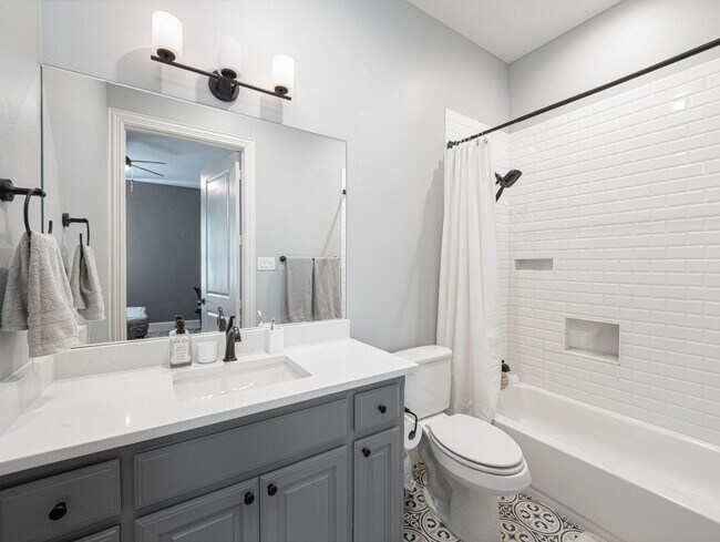 Foto del edificio - open concept 4bd - rent to own