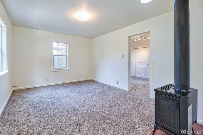 Foto del edificio - 719 Division St NW