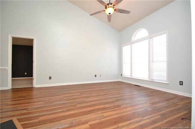 Foto del edificio - 4208 Loon Ln