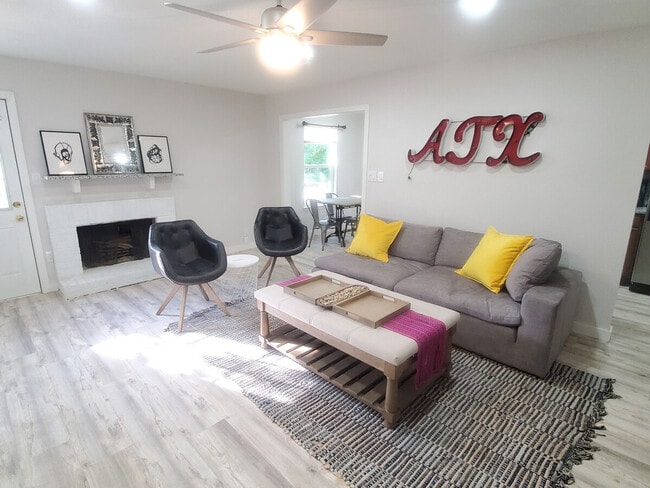 Foto del edificio - 2501 Parker Ln