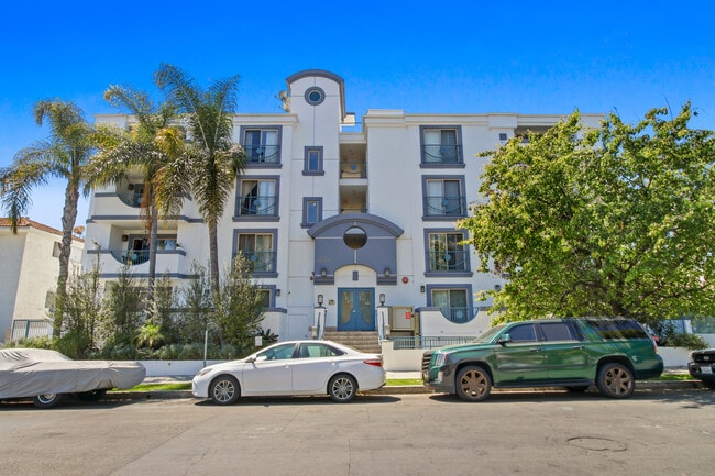 Building Photo - 1621 Barry Ave