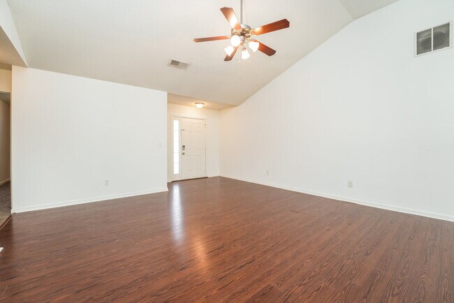 Building Photo - 3102 Delaware Loop