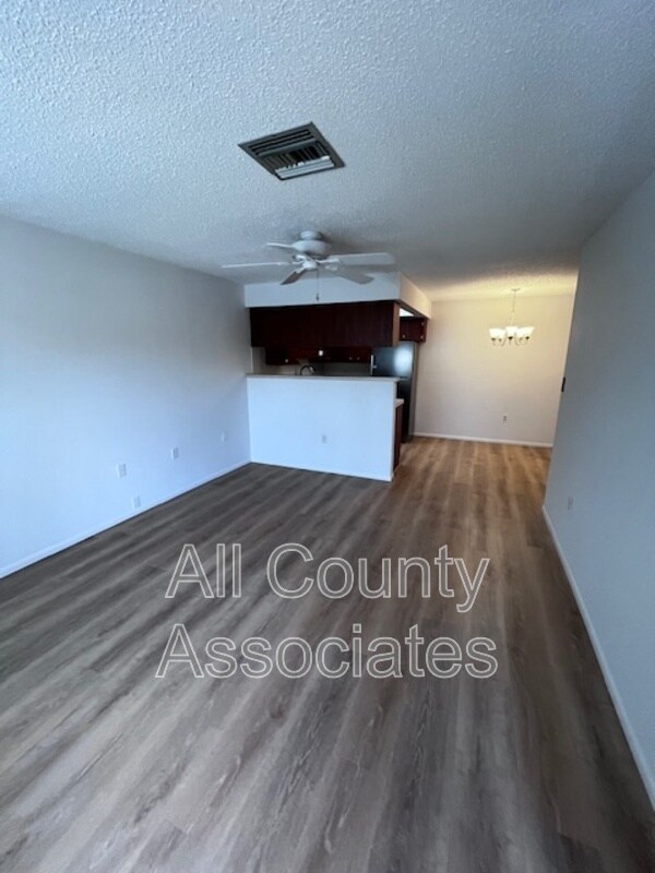 Building Photo - 6141 Chesham Dr