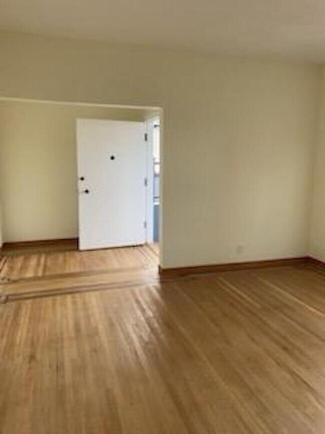 Building Photo - 1028 Pacific Ave