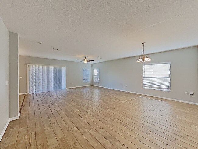 Building Photo - 3121 Dasha Palm Dr