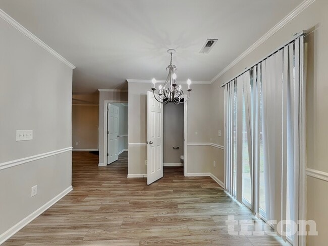 Building Photo - 4097 Village Park Ct