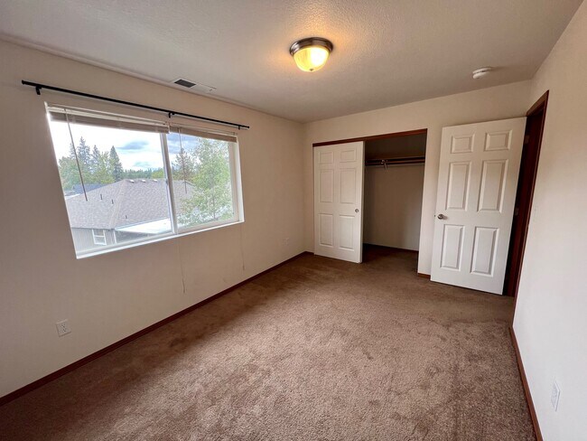Building Photo - 297 Sowell Dr