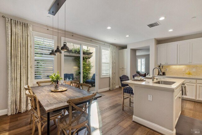 Building Photo - Fabulous 3 bedroom Home in Healdsburg, Fur...