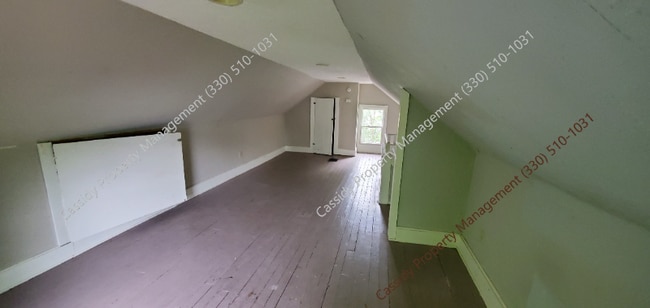 Building Photo - 136 Hollinger Ave