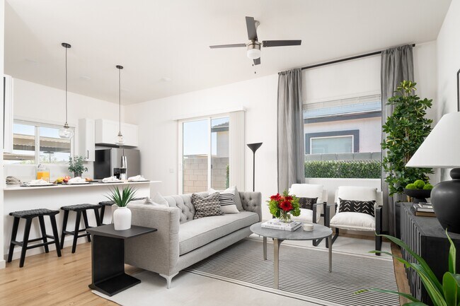 Foto del edificio - The Bungalows on Honeysuckle