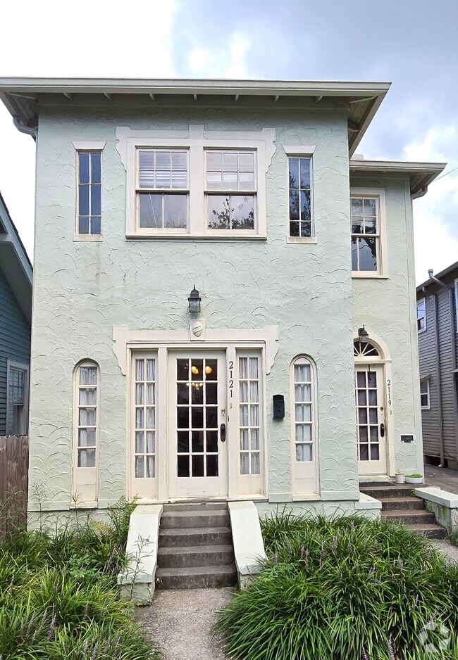 Building Photo - 2121 Audubon St