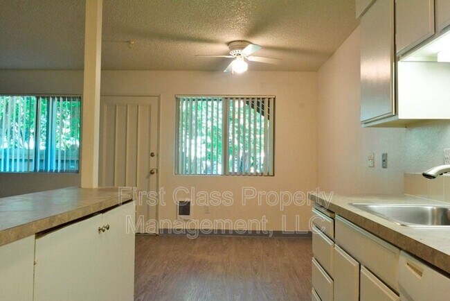Foto del edificio - 15901 Quarry Rd