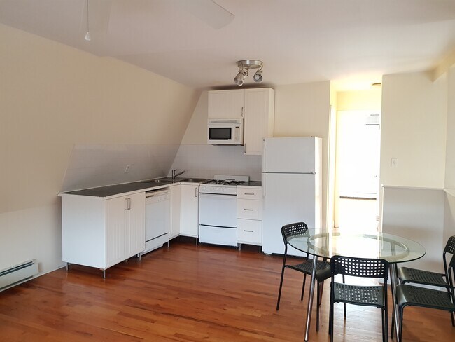 Building Photo - 63 Clifton Pl