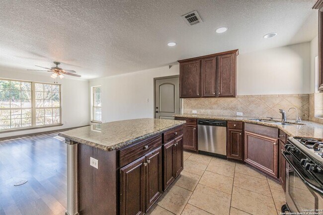 Building Photo - 26131 White Eagle Dr