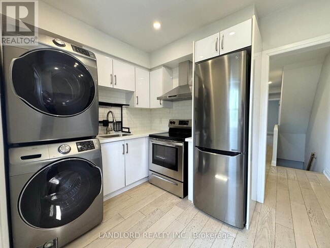 Building Photo - 244 Boulton Ave