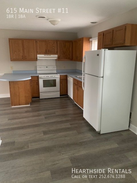 Building Photo - 1 Bed 1 Bath Apt. on Main St.