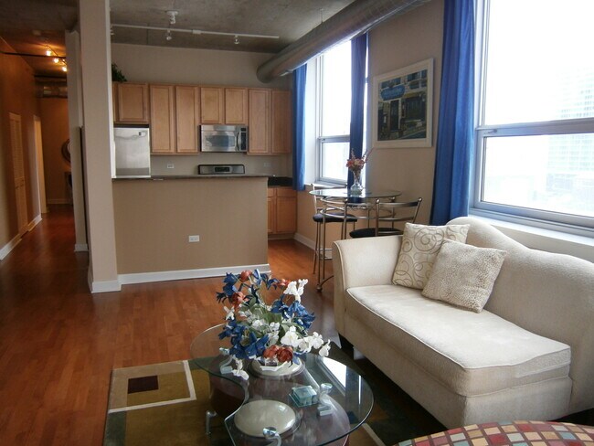 Foto del edificio - 1305 S Michigan Ave