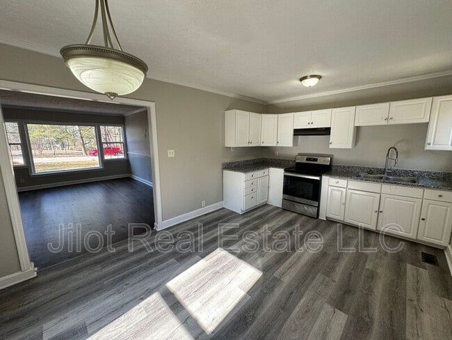 Building Photo - 1546 Beatie Ave SW