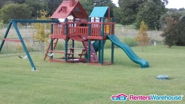 Foto del edificio - 11651 Lavender Ave