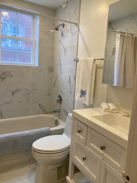Photo du bâtiment - Beautiful, newly renovated 1 bdrm High Par...