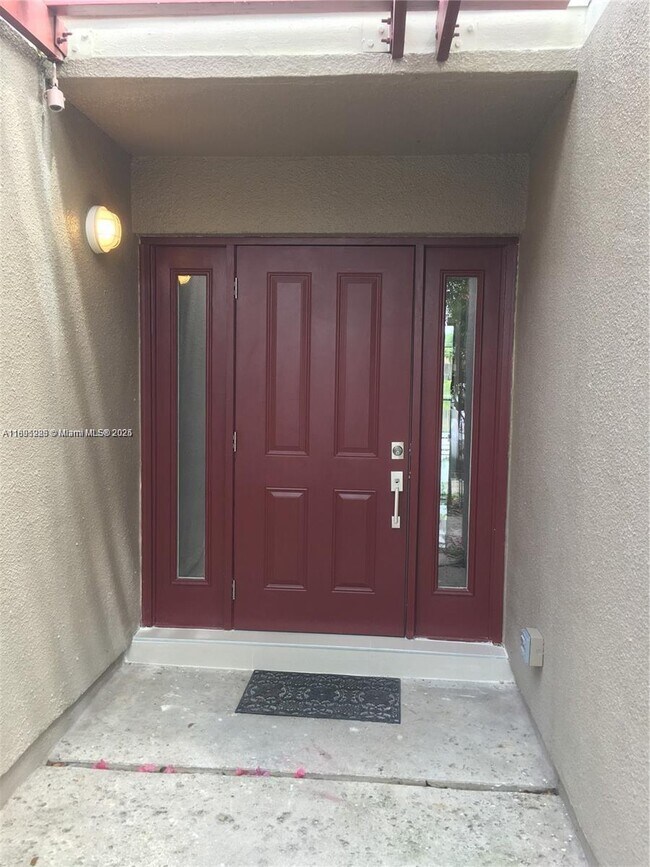 Foto del edificio - 10951 N Lakeview Dr