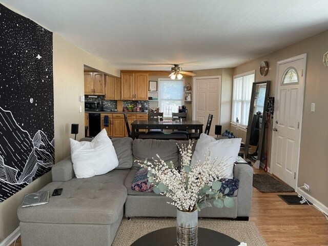 Foto del edificio - 944 Fairway Ct