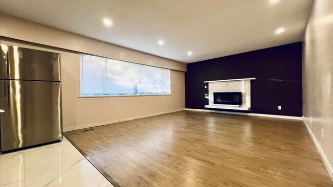 Photo du bâtiment - 9716-9156 156 St