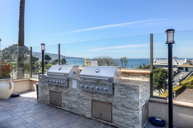 BBQ area at pool - 640 The Village