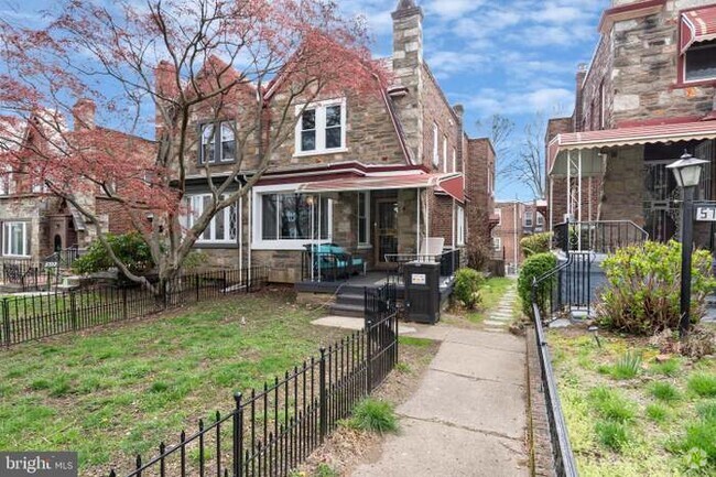 Building Photo - 5734 Woodbine Ave
