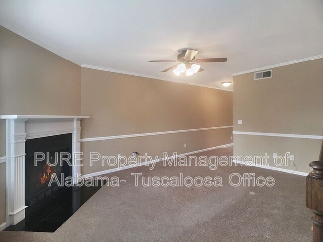 Photo - 1605 Hackberry Ln House