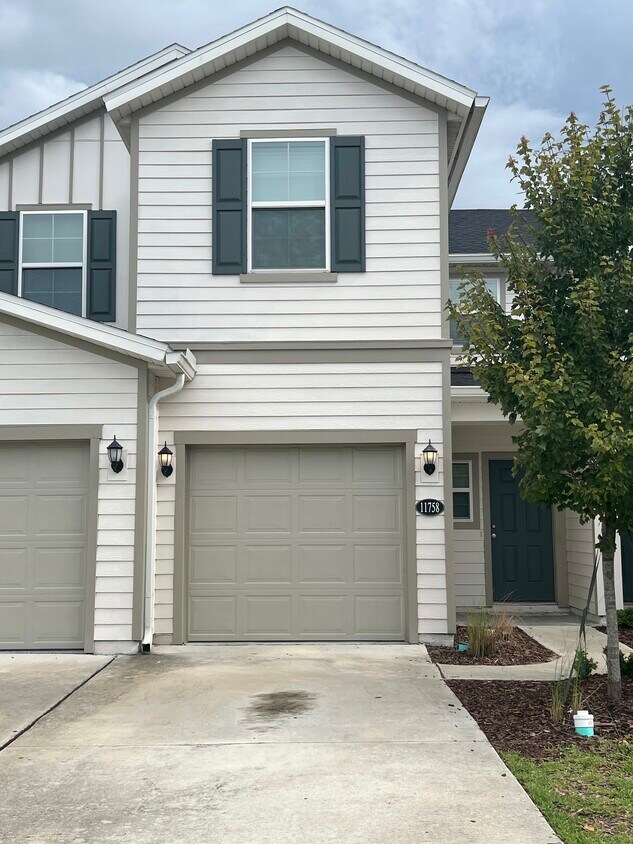 Foto principal - 11758 Junegrass Rd
