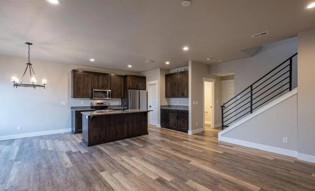 Building Photo - 3 bed, 2.5 bath Townhome in Ammon!!