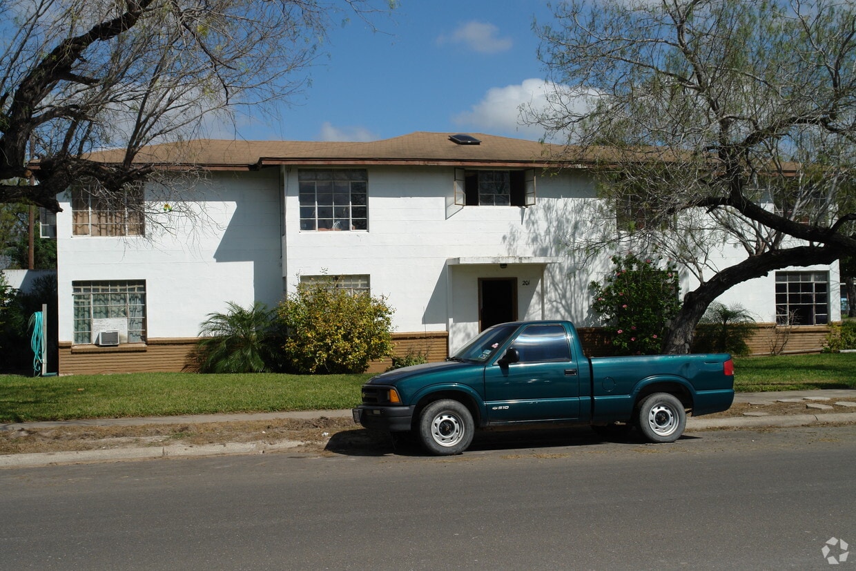 Building Photo - 201 W Champion St