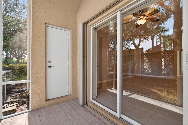 Building Photo - 160 Village Blvd