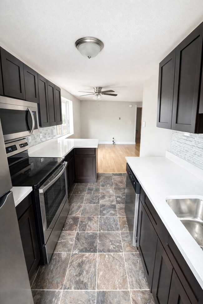 Building Photo - Fieldbrook Apartments
