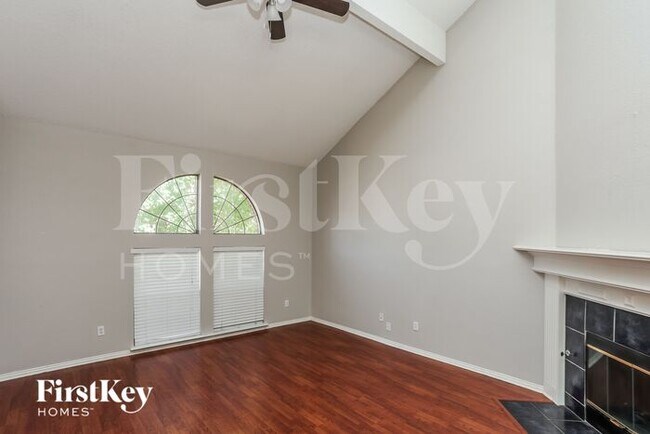 Foto del edificio - 5902 Silverpoint Ct