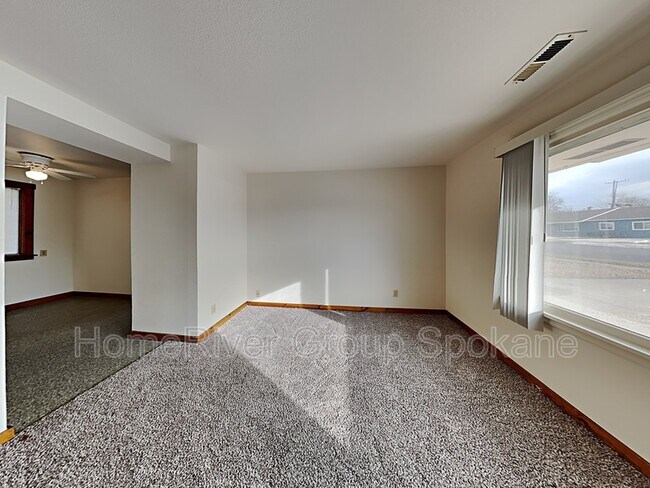 Foto del edificio - 5118 W Hoffman Pl