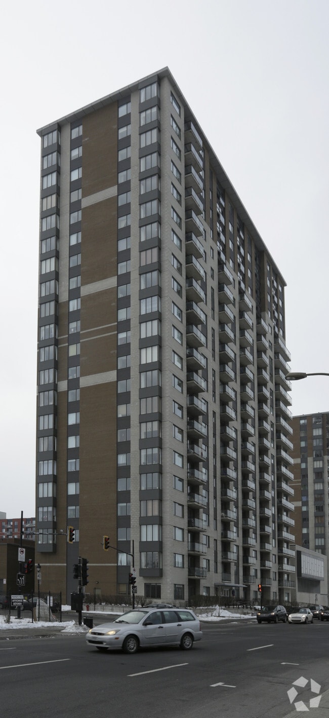 Primary Photo - 1200 Rue Saint-Jacques